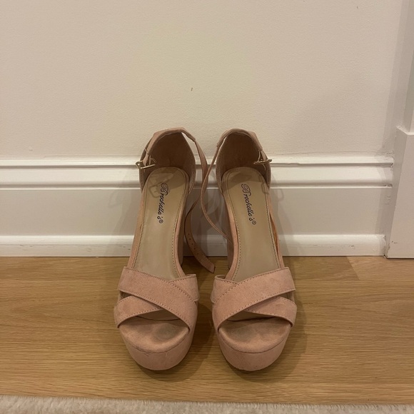 Heels - Picture 2 of 6